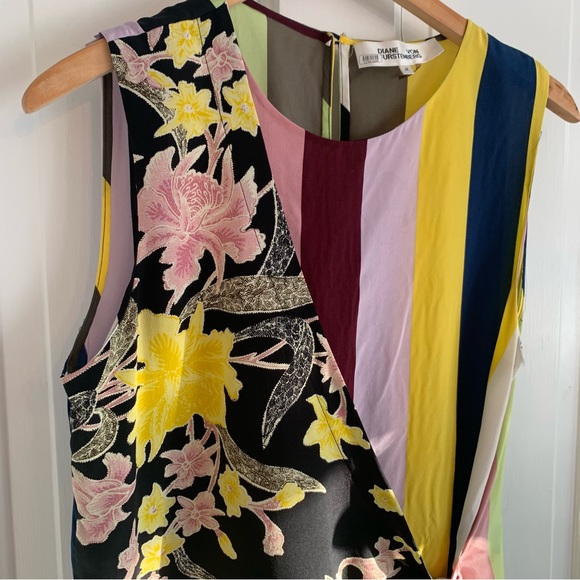 Diane von Furstenberg Sedona silk top, multi print, faux-wrap style, Size Medium - Picture 6 of 13